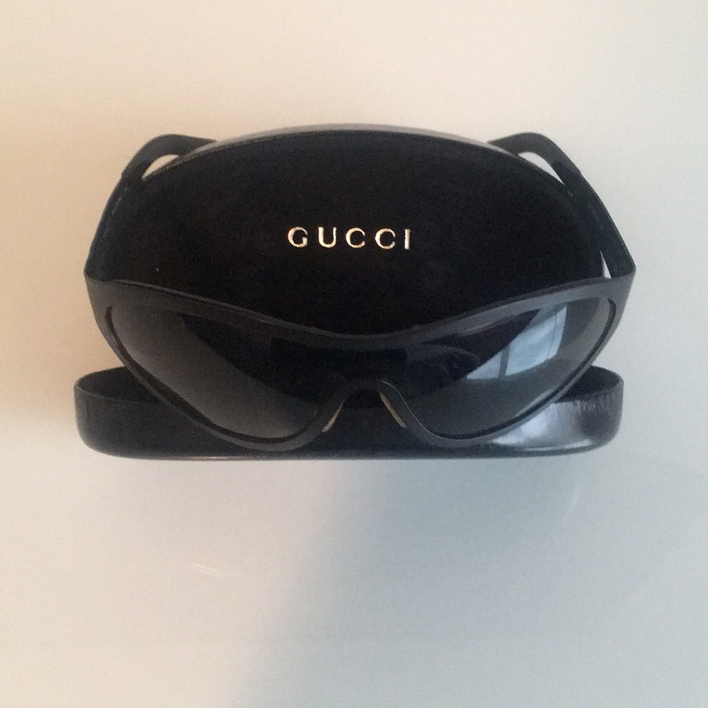 GUCCI SUNGLASSES 😎